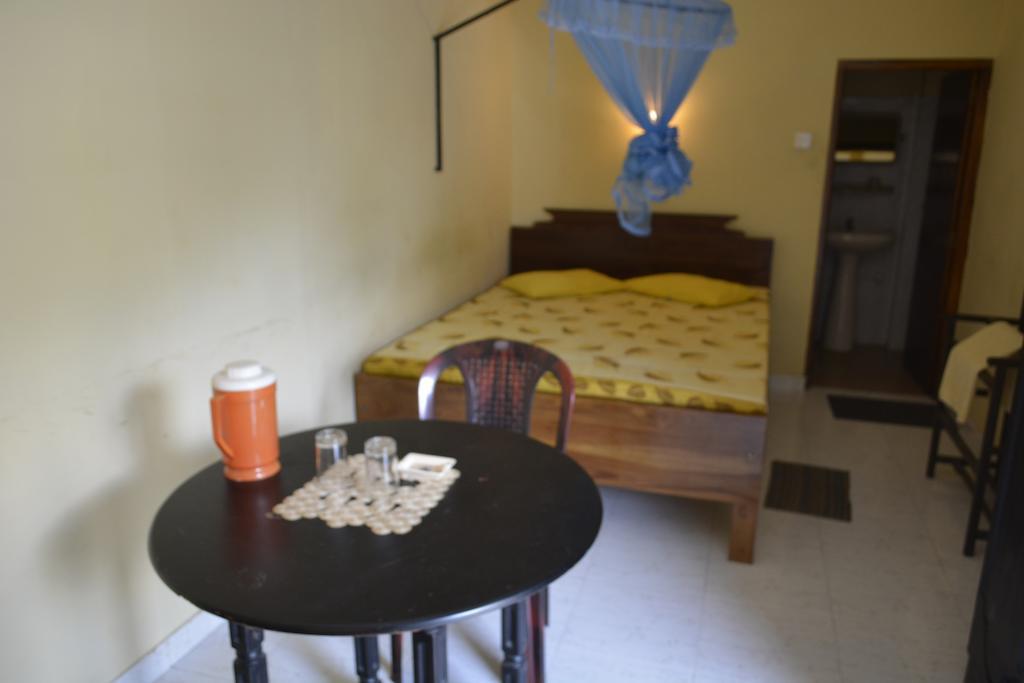 Hotel The Finz Hikkaduwa Zimmer foto