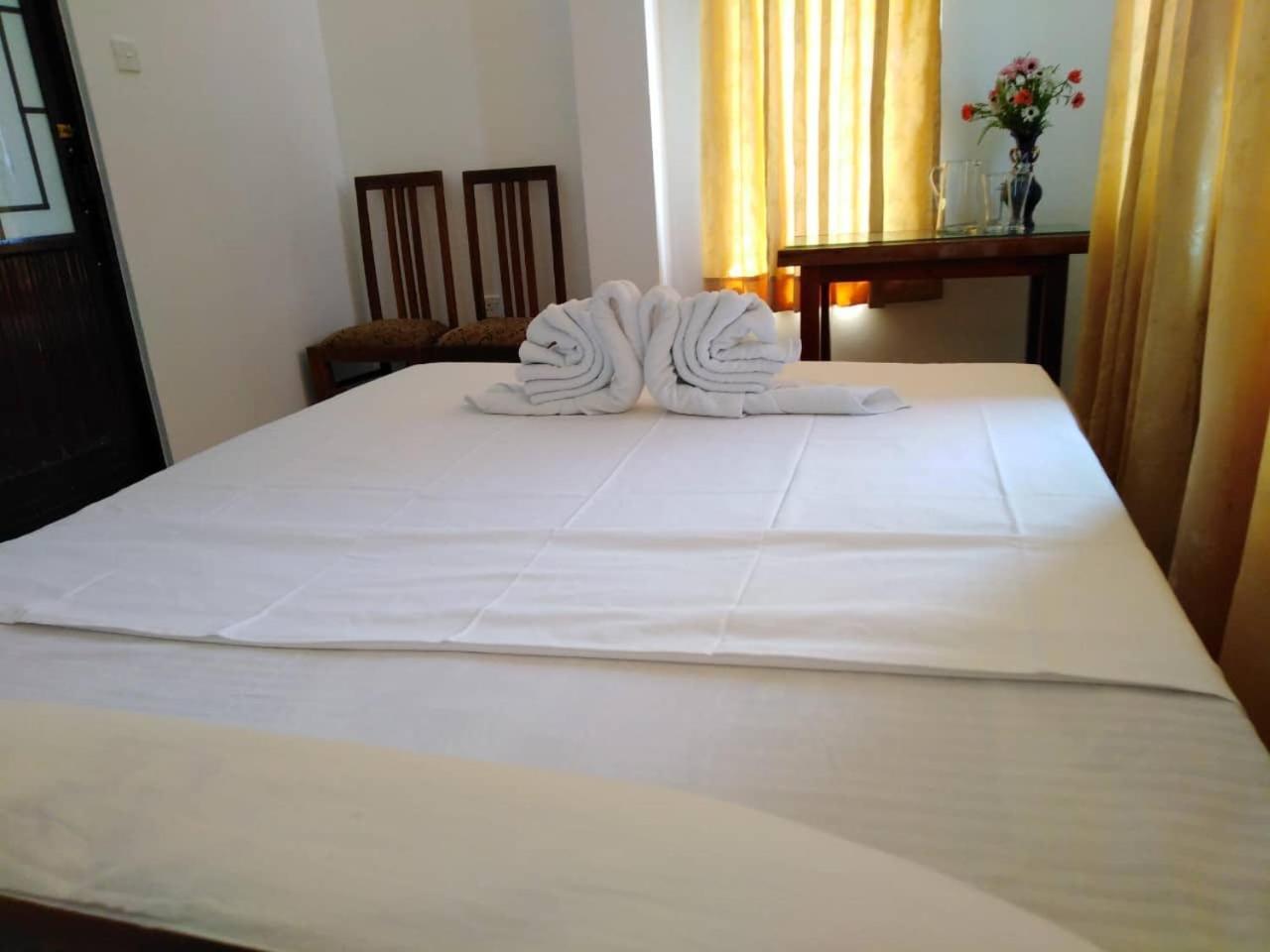 Hotel The Finz Hikkaduwa Exterior foto
