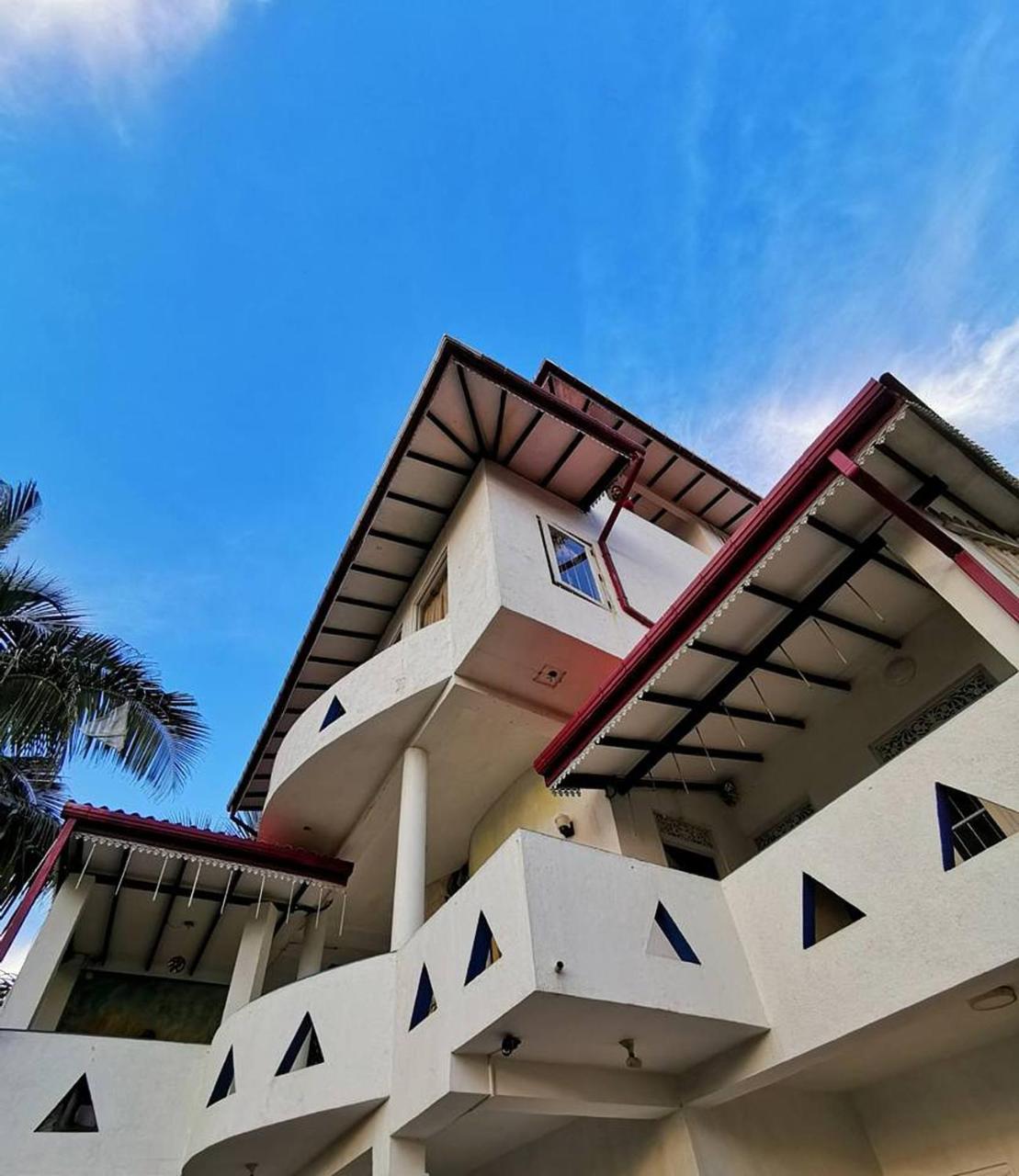 Hotel The Finz Hikkaduwa Exterior foto